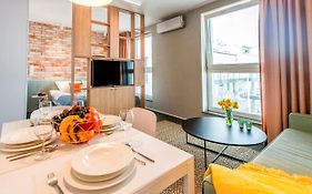 Megi & Greg Apartments